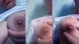 Gadis Belia Mengocok Payudara Hingga Muncrat Susu