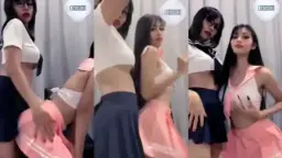 Dua Cewek Abg Cosplay Seragam Siswi Jepang Hot Live Di Luluspark