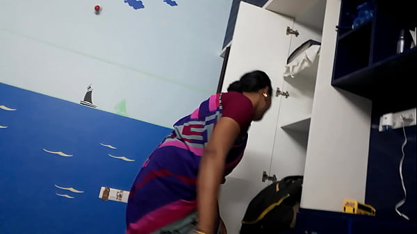 Desi Pembantu Baru, Siap Melayani Dengan Tubuh Menggoda