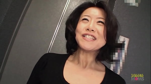 Wanita Asia Dewasa Yang Haus Ingin Memuaskan Lubang Basahnya Dengan Semua Mainan Seks