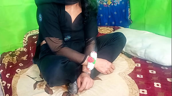 Bhabhi Muslim Seksi Pakai Baju Hitam Dihardcore Anus Sama Kontol Dever India, Ngentot Kasar Doggystyle Anal