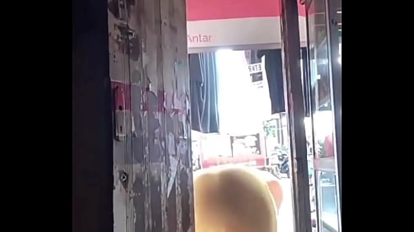 Bokep Indonesia, Udah Gak Tahan, Jemur Baju Aja Malah Diajak Crot.