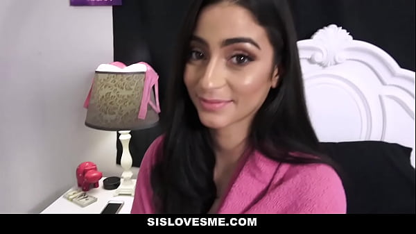Sislovesme – Ngentot Bareng Kakak Tiri (jasmine Vega) Dibayar Biar Ngewe