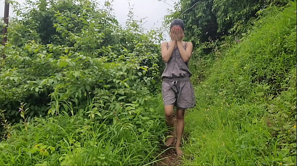 भाभी को बाहर घसीटकर देवर ने जमकर लिया मजा