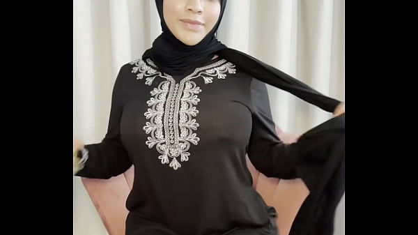 Yasmina Khan Mainin Dildo Saat Ramadan, Ngentot Sampai Meringkuk