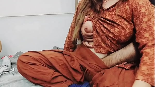 Ibu Tiri Pakistan Ngentot Dubur Sambil Iris Sayuran, Suara Mesra Hindi Bikin Horny