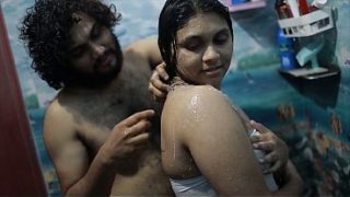 Cewek India Mandi Air Panas, Adik Tiri, Makin Panas Bikin Nafsu Menggebu-gebu.