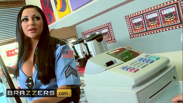 Seragam Ketat, Toket Gede Montok – Audrey Bitoni, Honey White, Johnny Sins – Krim Boston – Brazzers