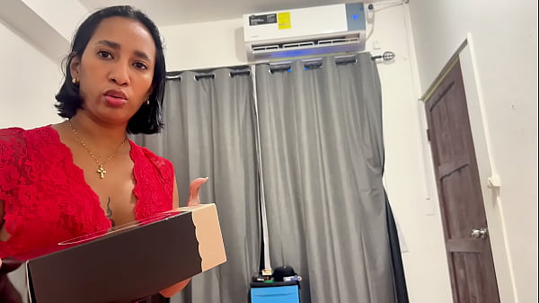 Ibu Tiri Montok Leyne Rodriguez Kejepit Dan Digeber Habis-habisan Sama Anak Tiri Yang Lagi Horny.