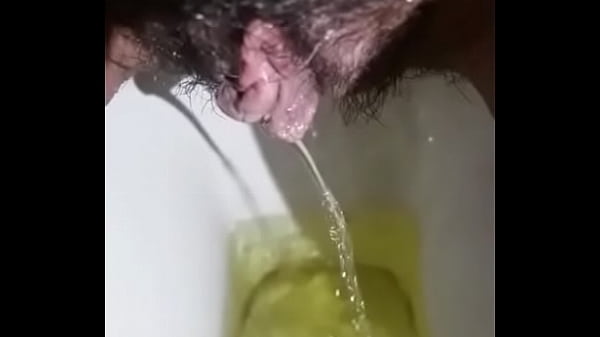 Cewek India Desi Lagi Pipis, Becek, Basah Kuyup Bikin Greget