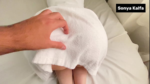 Ibu Tiri Seksi Digapah Abis Berenang