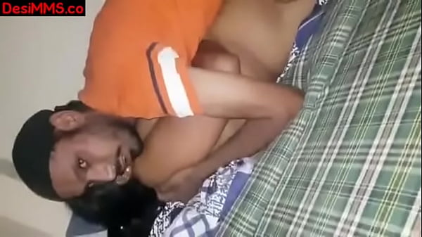 Desi Indian Bhabhi Lagi Panas, Siap Digarap Di Kamar
