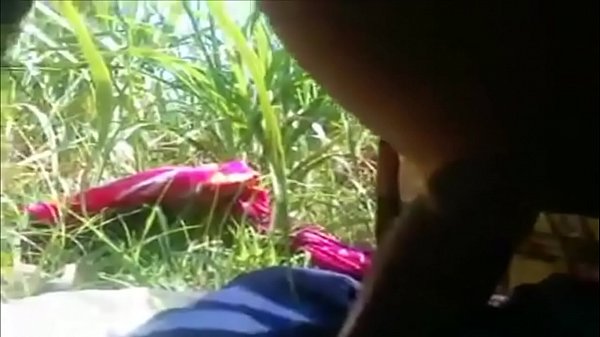 Desi Gadis Muda Digebukin Keras Di Hutan, Makin Kencang Makin Basah.