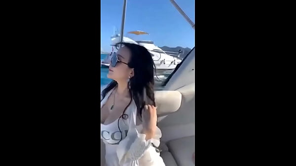 Gái Tàu, Mông Cong Như Muốn Nứng Tình.