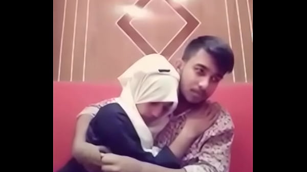 Desi Cewek Dan Cowok Lagi Ciuman Panas Di Kamar Hotel, Bikin Greget.