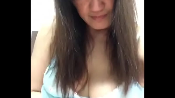 Cewek Asia Murahan Christy Jariin Memeknya Yang Basah