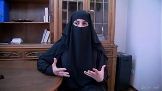 Kesepakatan Abad Ini Ditutup Dengan Ciuman Mesra Dari Pelacur Berhijab Arab – Lilimissarab
