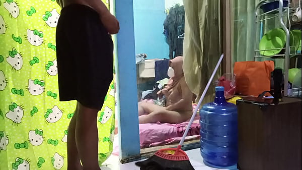 Ngentot Istri Temen Yang Lagi Sibuk Colmek, Bikin Makin Basah.