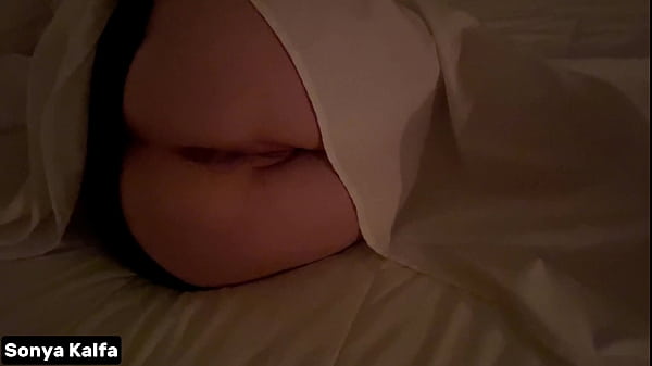 Ibu Tiri Arab Yang Lagi Horny Digebukin Semaleman Di Ranjang.