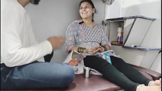 Ibu Tiri Ngentot Di Kereta Dari Kashmir Sampai Kanyakumari, Makin Jauh Makin Basah.