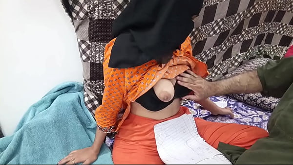 Cewek Pelajar Pakistan Berhijab Digarap Habis-habisan Sama Guru Lesnya