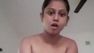 Ngocok Bantal Ala India, Sambil Bayangin Kamu