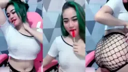 Uting Coklat Nyeplak Bikin Basah, Mei Yien Jelas Bikin Makin Tegang.