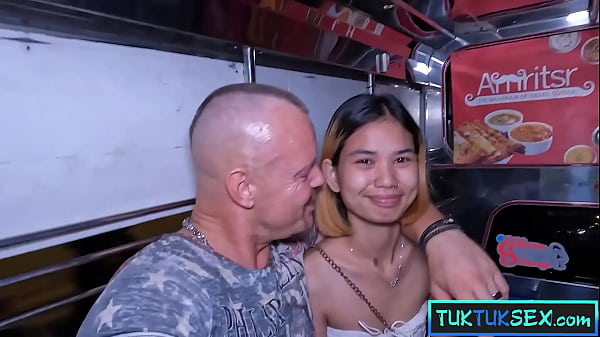 Gadis Thailand Mungil Digondol Pakai Tuk Tuk Di Pattaya Buat Main Ranjang.