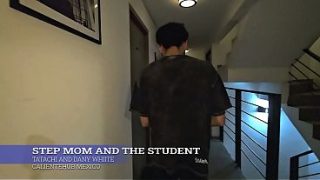 Ibu Tiri Dan Muridnya Yang Lagi Panas.