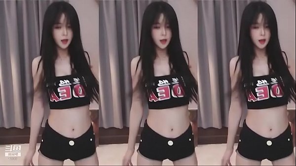 Cô Gái Trung Quốc Nhảy Múa Với Thân Hình Nóng Bỏng, Mông Cong Vút, Eo Thon Gợi Cảm