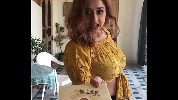 Braless Cewek Desi, Goyangannya Bikin Makin Pengen.