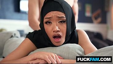Hijabi Kena Kenalkan Budaya Barat, Jade Kimiko Sama Parker Ambrose Makin Panas