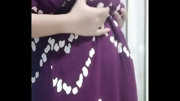 Bu Guru Hijab Nampakin Memek Basah