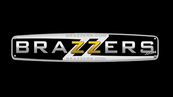 Brazzers, Bintang Porno, Toket Gede Banget Bikin Nagih!