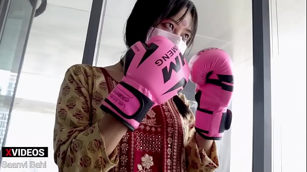 Desi Petarung Ufc Cewek Pukul Kayak Pro, Bikin Makin Greget