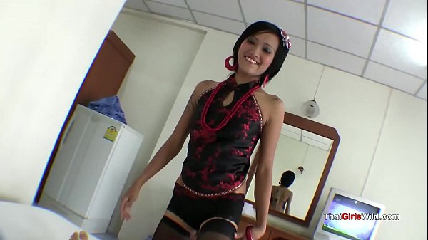 Ngentotin Kontol Gede Ama Cewek Thailand Murah Meriah