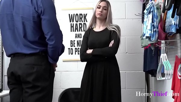 Cewek Hijab Nakal Ngewe Polisi Biar Bebas Dari Penjara- Delilah Day | Maling Horny