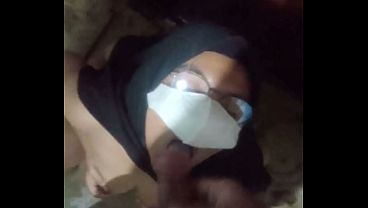 Cewek Indo Ngentot Di Kamar Mandi Sambil Nenggak Air Kencing, Basah Kuyup Semua.