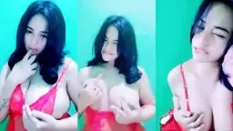 Toketnya Gede Banget, Uting Coklat Bulat Bikin Ngaceng
