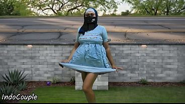 Hijab Mahasiswi Muslim Jogging Di Tempat Umum, Cewek Ini Rela Nge-blowjob Demi Duit