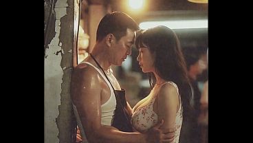 80年代的中国妞在菜市场勾搭，骚得不行