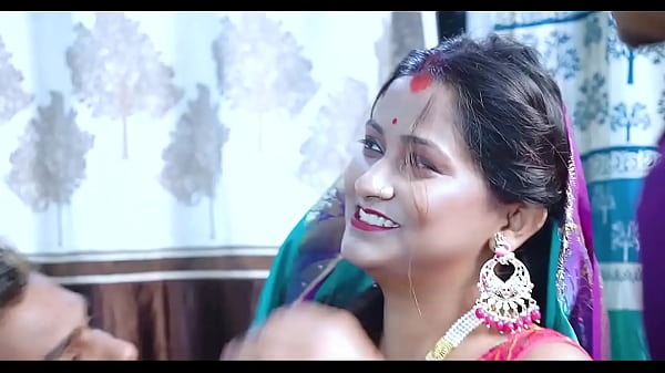 Ngentot Nyaman – Bhabhi India Pake Sari Digoyang Lembut Suami Sambil Dengerin Suara Hindi