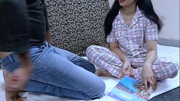 Mami Ki Ladki Ko Nanga Karke Choda, Ghar Mein Sabke Saamne Chudai.
