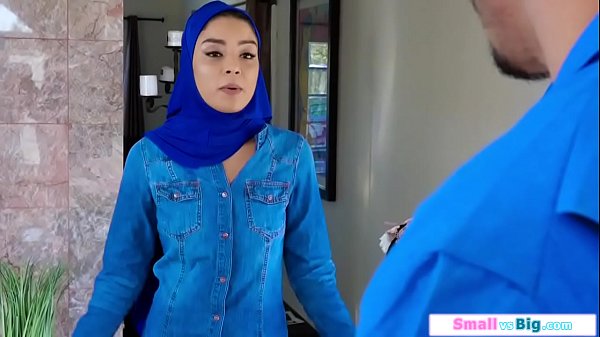 Gadis Arab Polos Digebuk Dua Cowok Gede, Ngerasain Kontol Segede Gaban