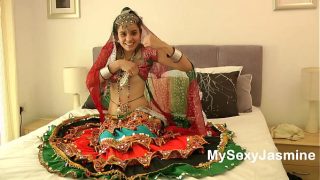 Jasmine Mathur Si Bintang Garba India Goyangannya Bikin Makin Pengen